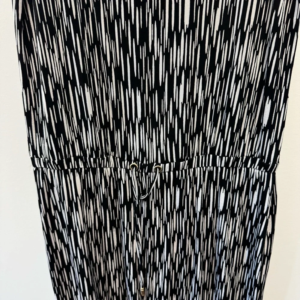 Chico's Traveler’s Black and White Abstract Print Tie Waist Jumpsuit Sz. 2 12/14